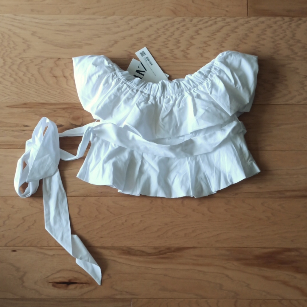 Women's Zara White Ruffle Crop Top - NWT - Size M